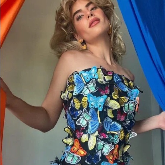 TAKE FLIGHT STRAPLESS BUTTERFLY PATCH MINI DRESS IN MULTI - Picture 7 of 9